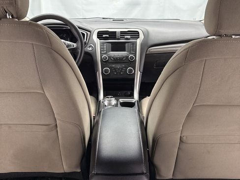 Used 2018 Ford Fusion S image 33