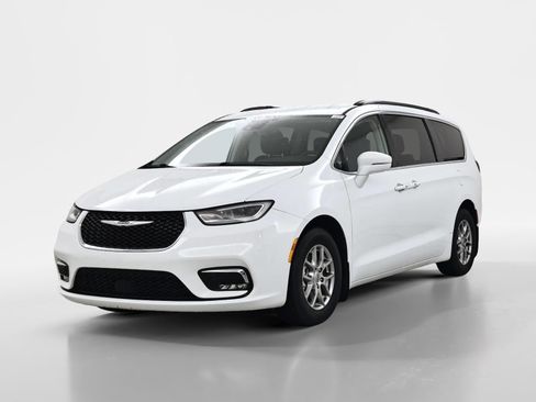 Used 2021 Chrysler Pacifica Touring-L FWD image 3
