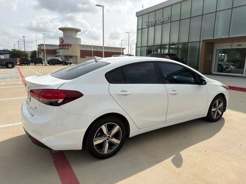 Used 2018 Kia Forte S FWD image 4