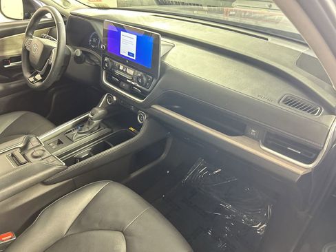 Used 2026 Toyota Grand Highlander FWD image 27