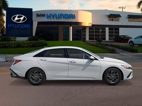 New 2026 Hyundai Elantra Blue image 7