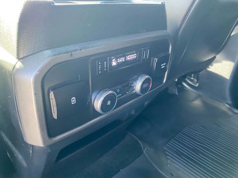 Used 2020 Ford Expedition XLT w/ Equipment Group 202A AWD/4WD image 27