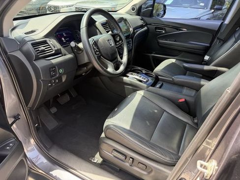 Used 2020 Honda Pilot Touring image 12
