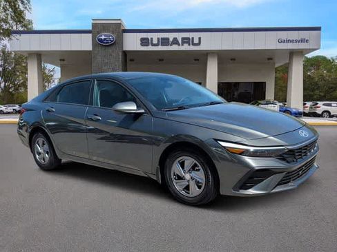 Used 2025 Hyundai Elantra SE image 8