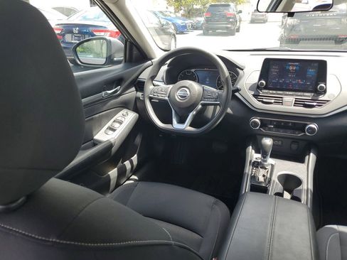 Used 2022 Nissan Altima 2.5 SV FWD image 13