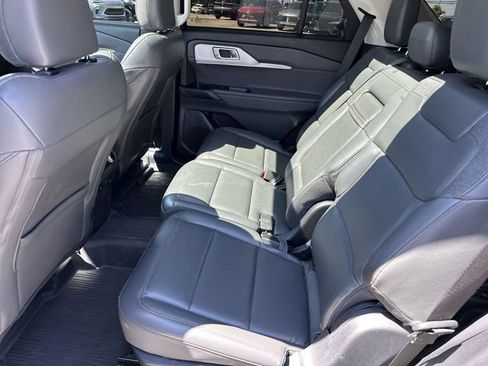Used 2025 Ford Explorer Active w/ Active Comfort Package AWD/4WD image 27
