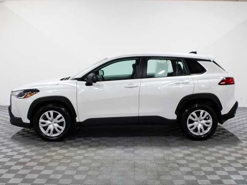 Used 2024 Toyota Corolla Cross L FWD image 3