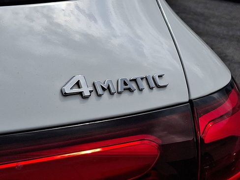 Used 2025 Mercedes-Benz GLC 300 4MATIC image 30