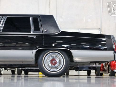 Used 1992 Cadillac Brougham image 38