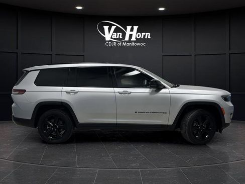 Used 2024 Jeep Grand Cherokee L Altitude image 2