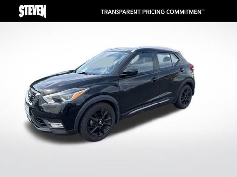 Used 2020 Nissan Kicks SR w/ SR Premium Package FWD image 1