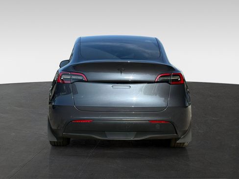 Used 2021 Tesla Model Y Long Range AWD/4WD image 6