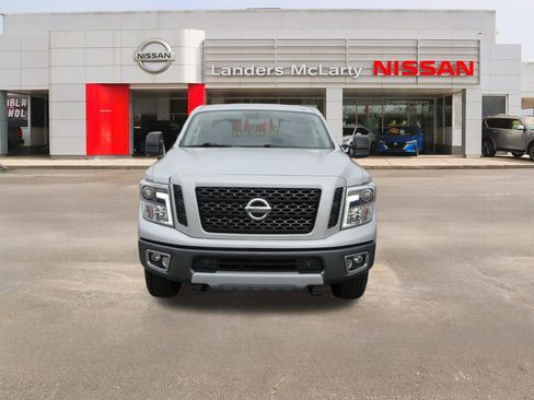 Used 2019 Nissan Titan PRO-4X w/ Pro-4x Convenience Package image 7