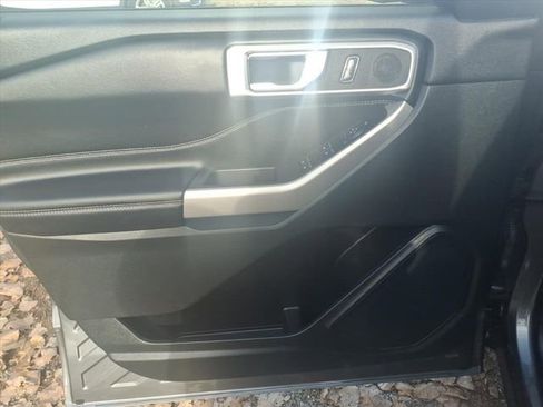 Certified 2023 Ford Explorer XLT w/ Equipment Group 202A image 15