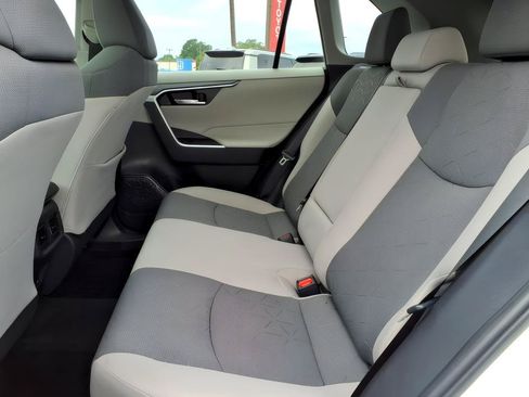 Certified 2025 Toyota RAV4 XLE w/ Convenience Package FWD image 13