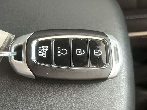 Used 2023 Hyundai Venue Limited w/ Cargo Package FWD image 28