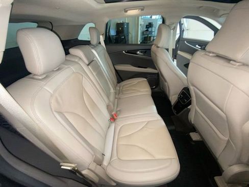 Used 2023 Lincoln Nautilus Reserve AWD/4WD image 31