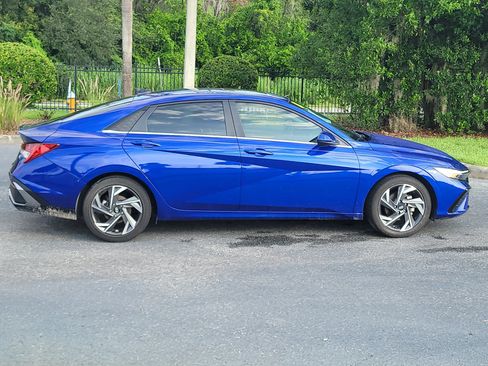 Used 2024 Hyundai Elantra SEL w/ Convenience Package FWD image 8