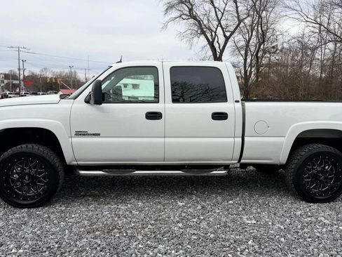 Used 2005 Chevrolet Silverado 2500 LT w/ Heavy-Duty Power Package image 3