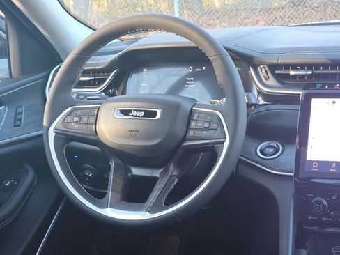 Used 2022 Jeep Grand Cherokee Limited 4xe w/ Luxury Tech Group II image 27