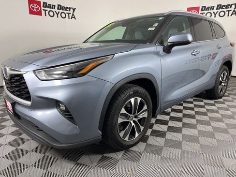 Certified 2022 Toyota Highlander XLE image 22