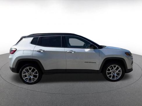 Used 2025 Jeep Compass Limited AWD/4WD image 16