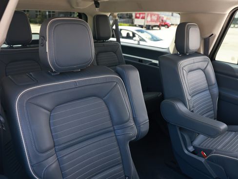 Used 2020 Lincoln Navigator L Black Label w/ Cargo Convenience Package AWD/4WD image 18
