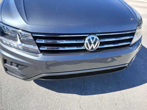 Used 2021 Volkswagen Tiguan SE w/ Panoramic Sunroof Package FWD image 22