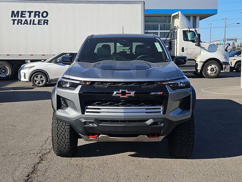 Used 2025 Chevrolet Colorado ZR2 image 9