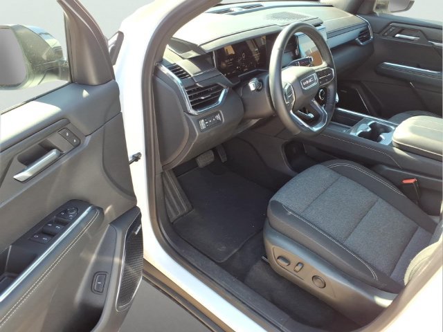 Used 2025 GMC Acadia Elevation AWD/4WD image 10