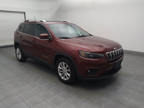 Used 2019 Jeep Cherokee Latitude w/ Cold Weather Group FWD image 11