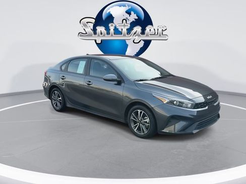 Used 2024 Kia Forte LXS w/ LXS Technology Package image 2