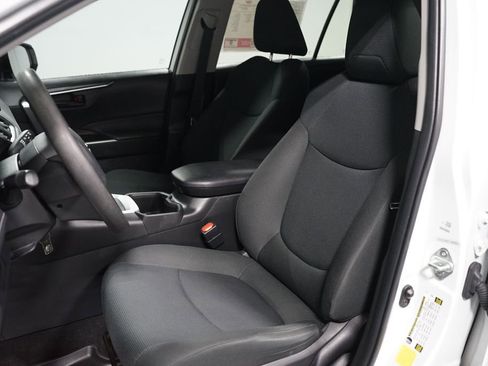 Used 2022 Toyota RAV4 LE image 24