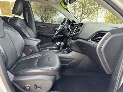 Used 2020 Jeep Cherokee Limited image 21