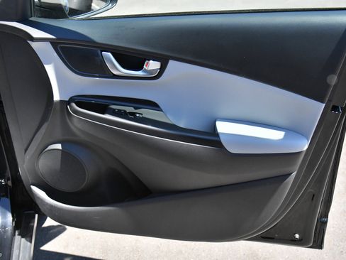 Used 2023 Hyundai Kona SE w/ Cargo Package FWD image 41