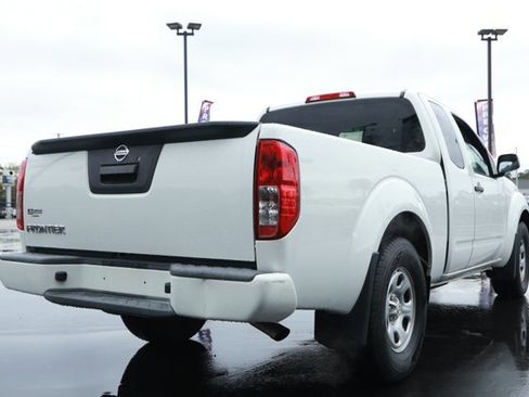 Used 2020 Nissan Frontier S image 6
