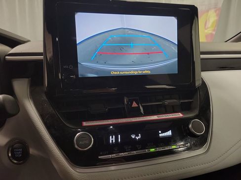 Used 2024 Toyota Corolla SE image 16