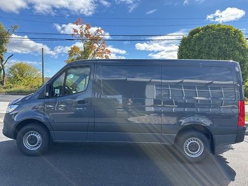 Used 2025 Mercedes-Benz Sprinter 2500 image 8