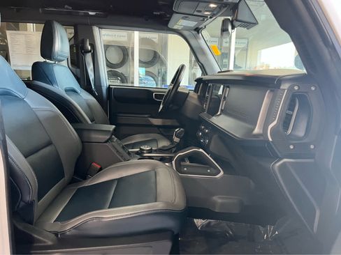 Used 2023 Ford Bronco Outer Banks w/ Sasquatch Package AWD/4WD image 19