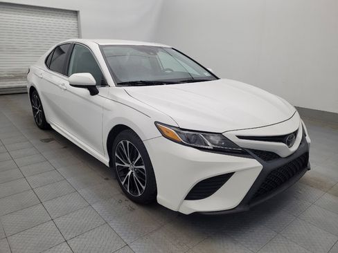 Used 2020 Toyota Camry SE FWD image 13