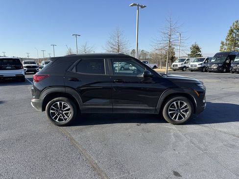 Used 2025 Chevrolet TrailBlazer LT image 9