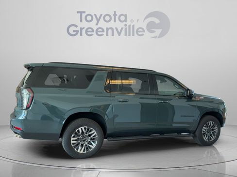 Used 2025 Chevrolet Suburban Z71 w/ Comfort Package AWD/4WD image 7