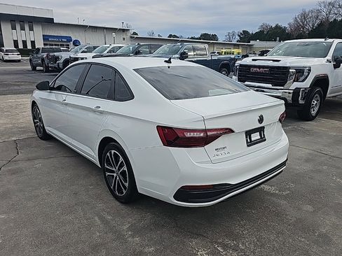 Used 2024 Volkswagen Jetta Sport image 5