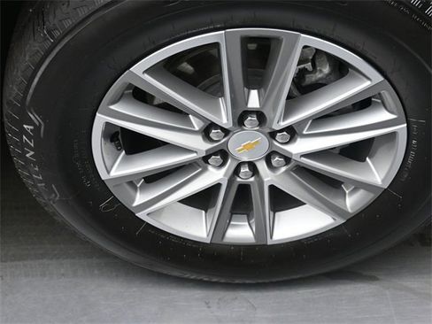 Used 2023 Chevrolet Traverse LT image 30