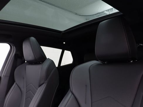 Certified 2025 BMW X2 xDrive28i image 11