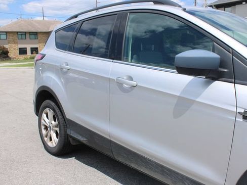 Used 2018 Ford Escape SE w/ SE Sync 3 Package FWD image 46