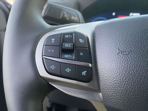 New 2025 Ford Explorer Active image 29