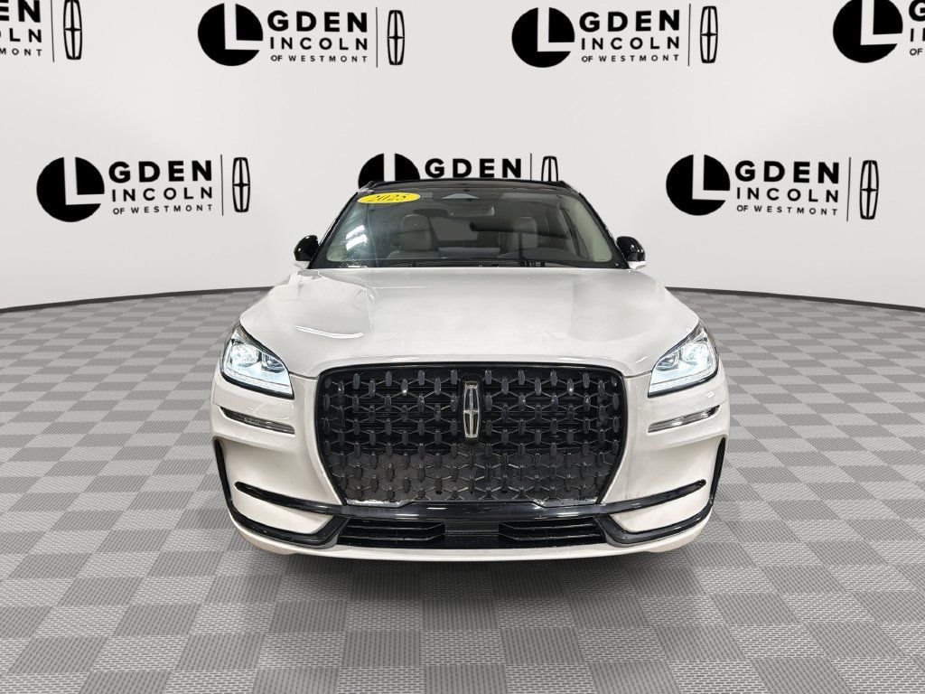 Used 2025 Lincoln Corsair Grand Touring w/ Jet Appearance Package AWD/4WD image 3