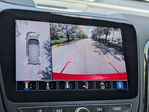 Used 2022 Chevrolet Equinox RS w/ RS Leather Package image 27