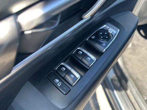 Used 2025 Kia Telluride S AWD/4WD image 16